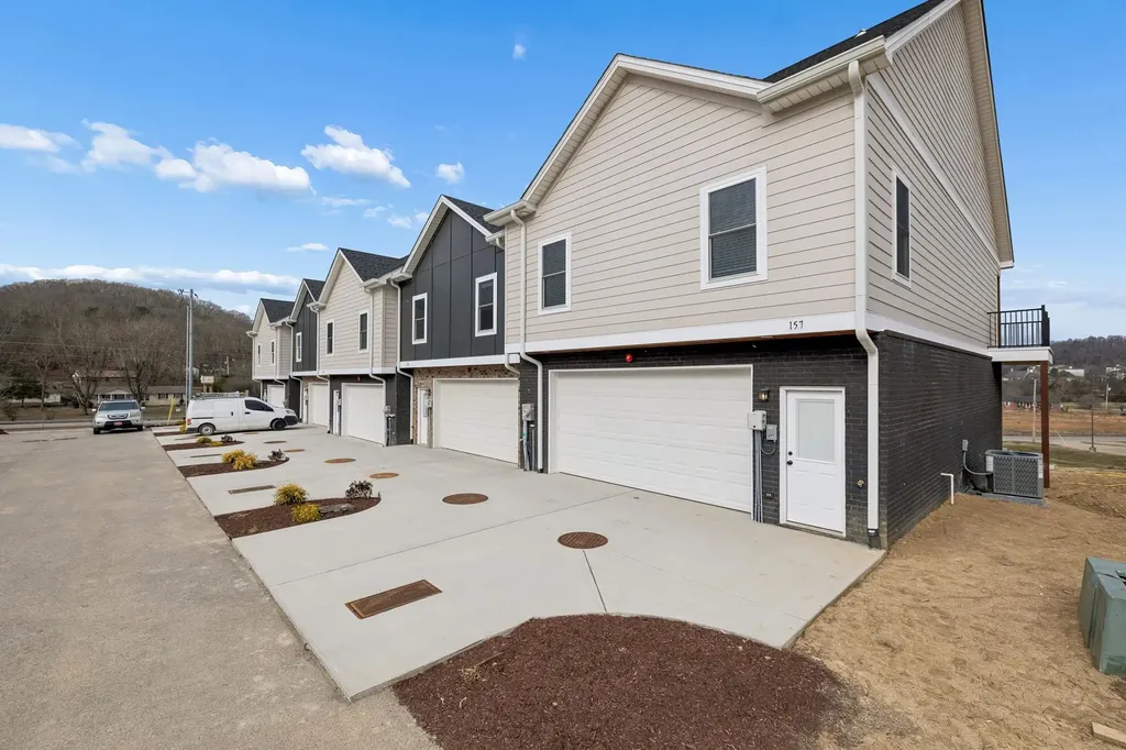 157 Crockett Hills Lane Ashland City TN 37015