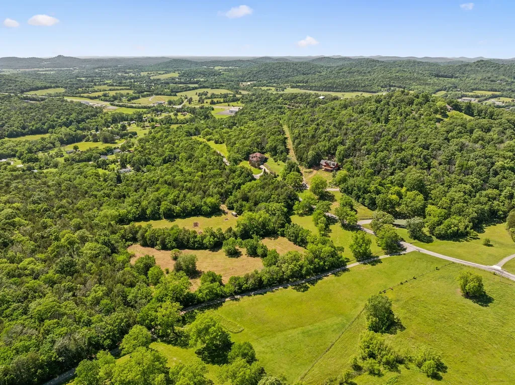 180 Lake Hollow Road Woodbury TN 37190