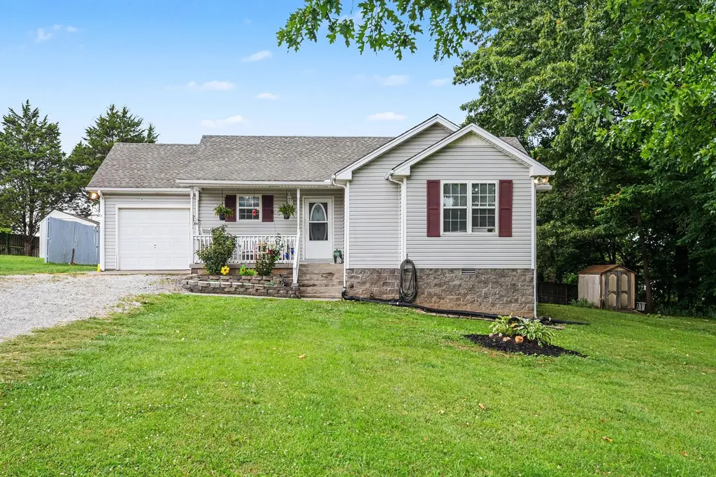 105 Brookside Point Springfield TN 37172