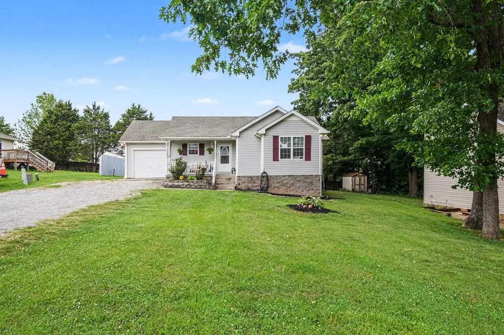 105 Brookside Point Springfield TN 37172