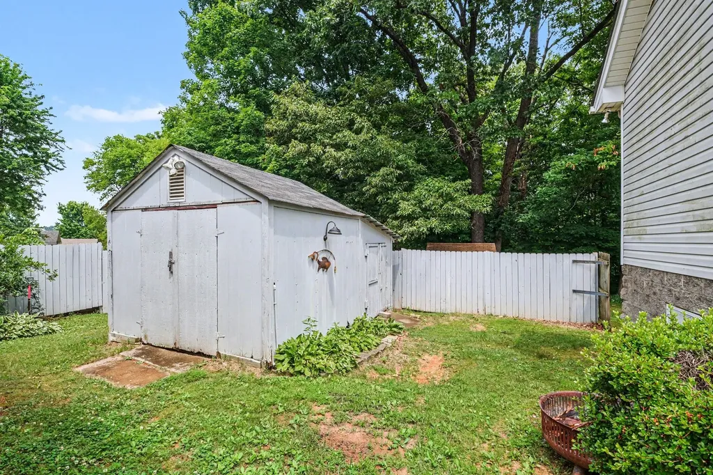 105 Brookside Point Springfield TN 37172