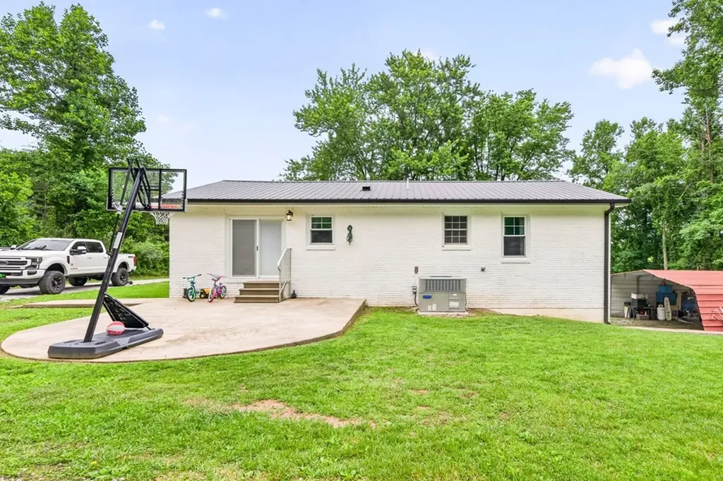 520 Phifer Mine Road Spencer TN 38585