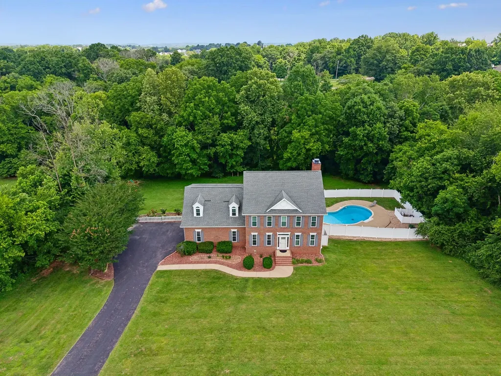 1404 Brook Drive Columbia TN 38401
