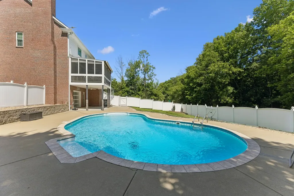 1404 Brook Drive Columbia TN 38401
