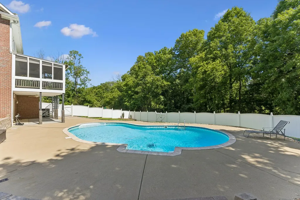 1404 Brook Drive Columbia TN 38401
