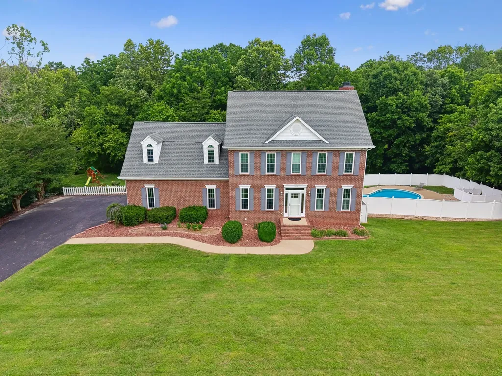 1404 Brook Drive Columbia TN 38401