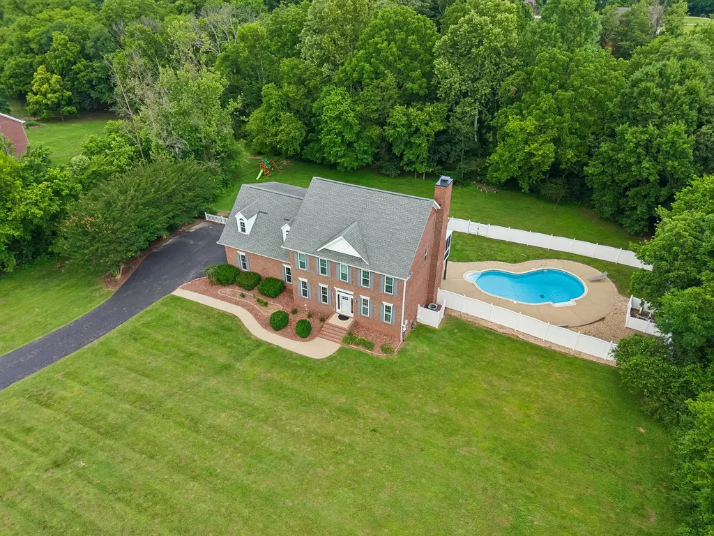 1404 Brook Drive Columbia TN 38401