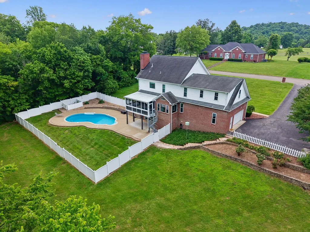 1404 Brook Drive Columbia TN 38401