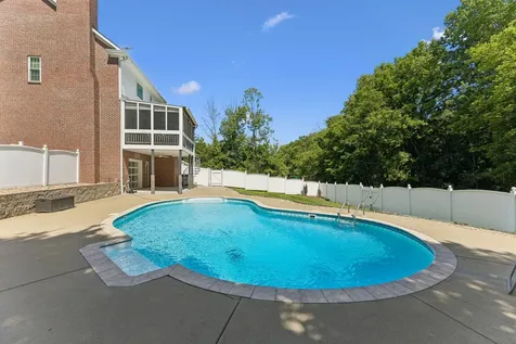 1404 Brook Drive Columbia TN 38401