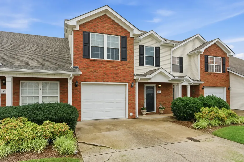 933 Wolves Den Place Murfreesboro TN 37128