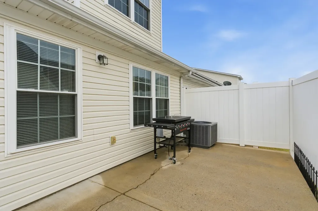 933 Wolves Den Place Murfreesboro TN 37128