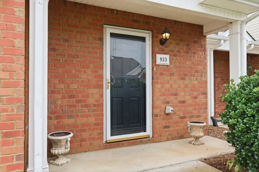 933 Wolves Den Place Murfreesboro TN 37128