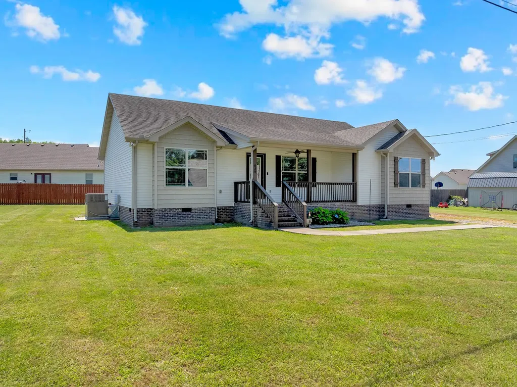 635 Bristol Run Cornersville TN 37047