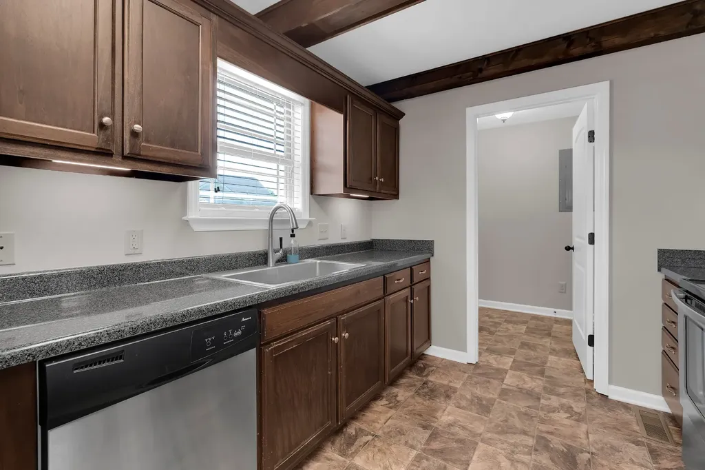 635 Bristol Run Cornersville TN 37047