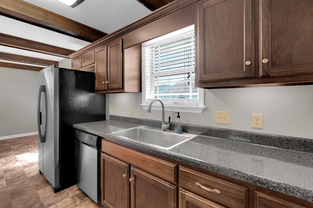 635 Bristol Run Cornersville TN 37047