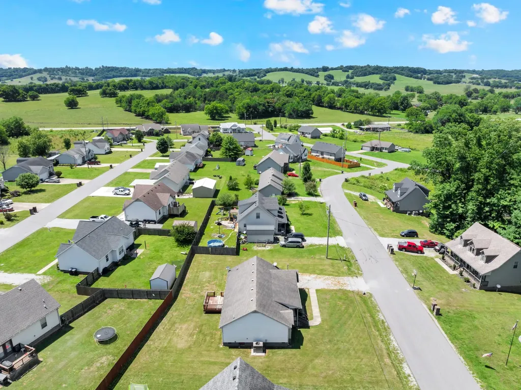 635 Bristol Run Cornersville TN 37047