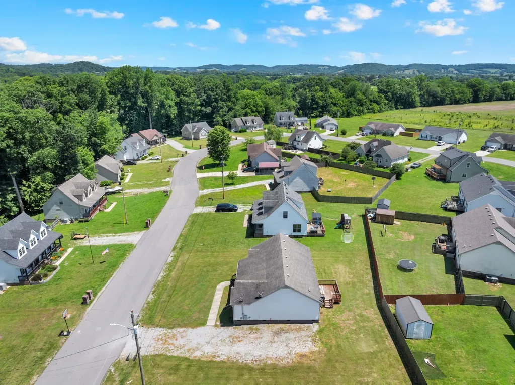 635 Bristol Run Cornersville TN 37047
