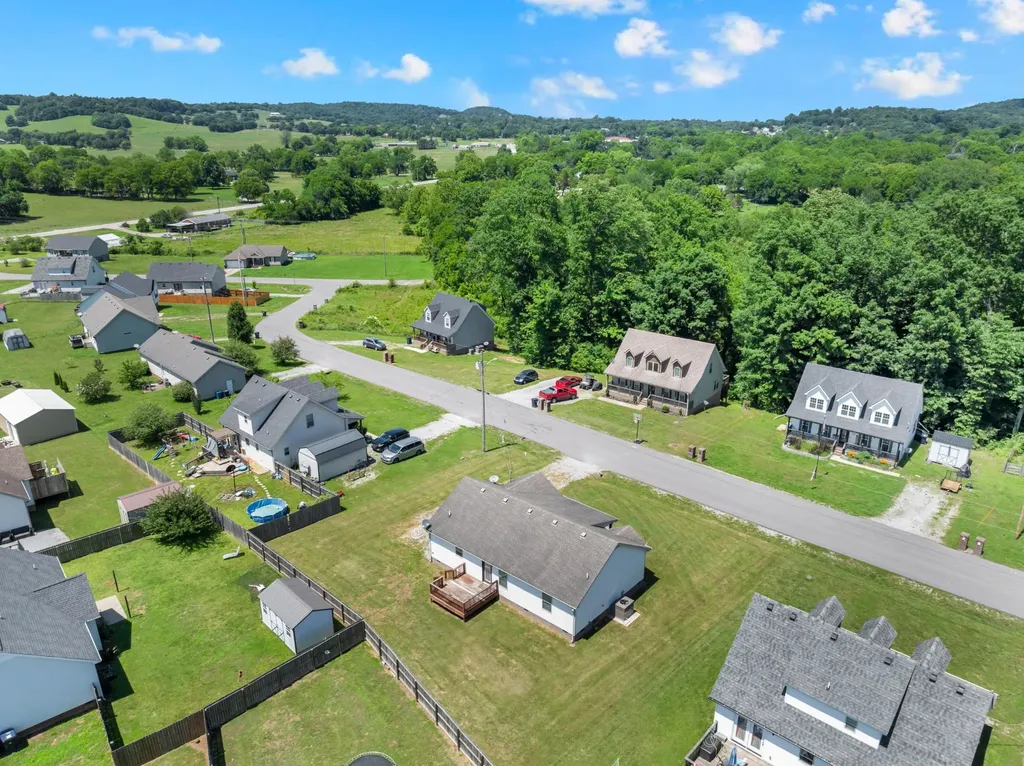 635 Bristol Run Cornersville TN 37047