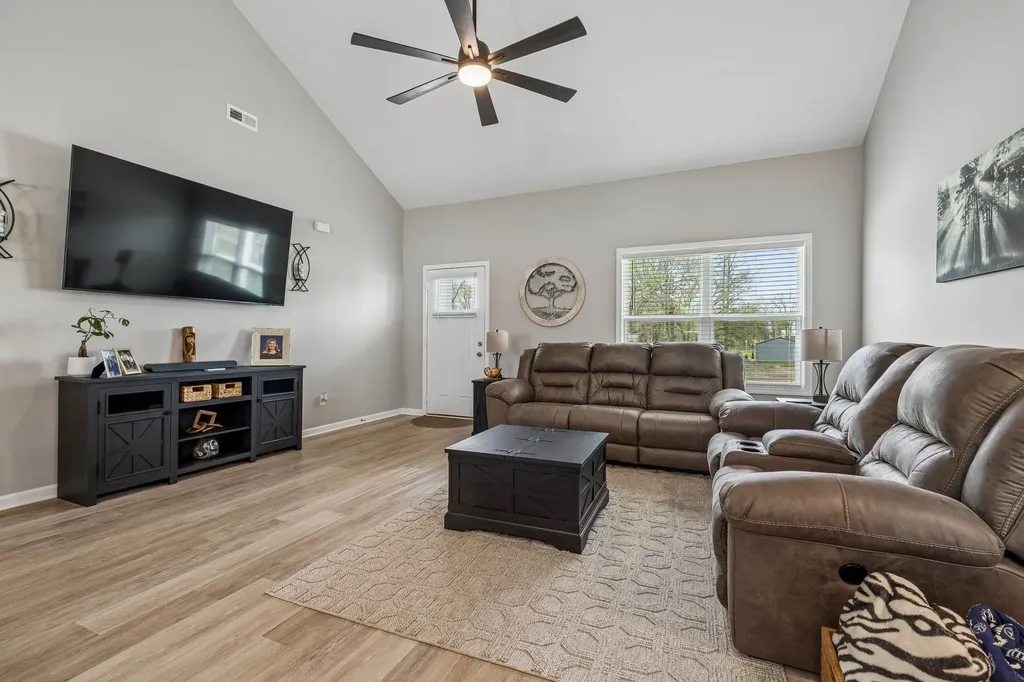 180 Vickers Road Smithville TN 37166