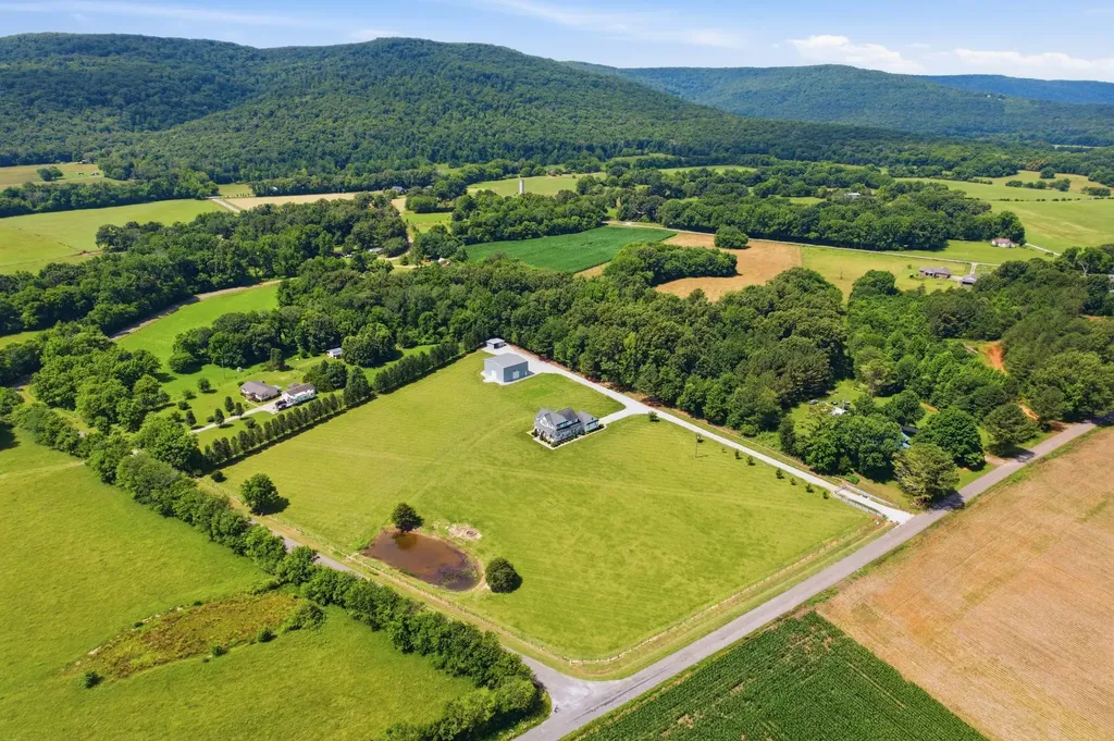 354 Garner Road Decherd TN 37324