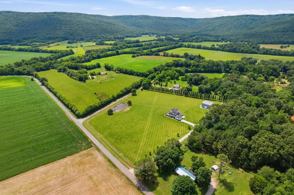354 Garner Road Decherd TN 37324