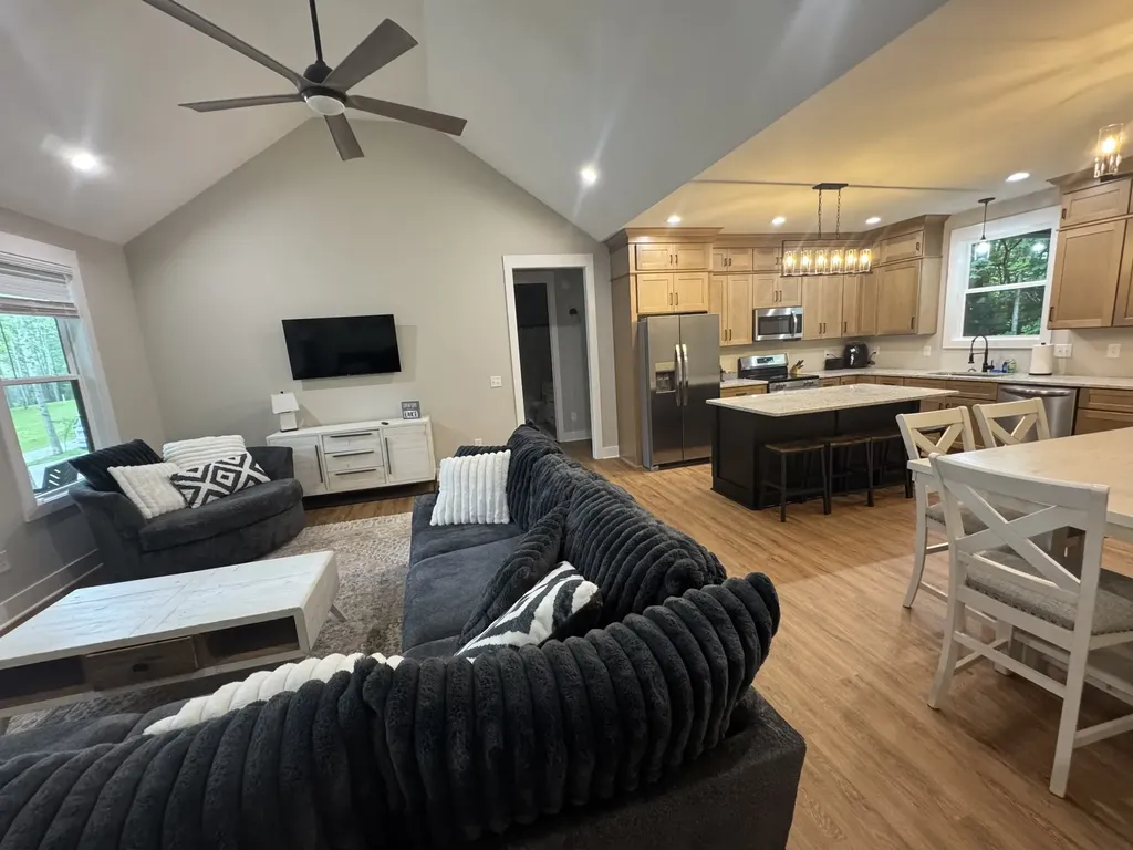 144 Hasty Drive Lynchburg TN 37352