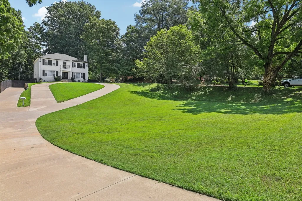 725 N 2nd Street Clarksville TN 37040