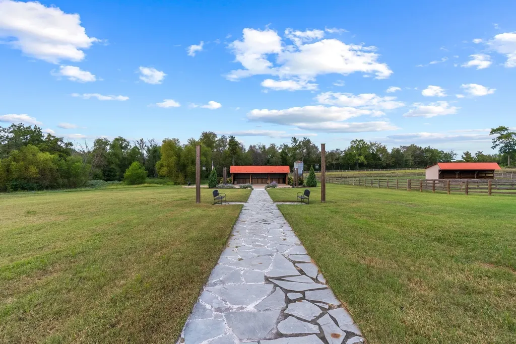 1190 W Ellington Parkway Lewisburg TN 37091