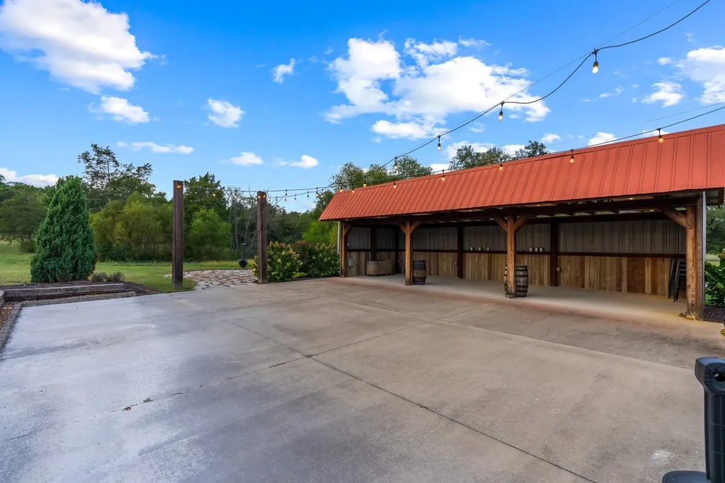 1190 W Ellington Parkway Lewisburg TN 37091