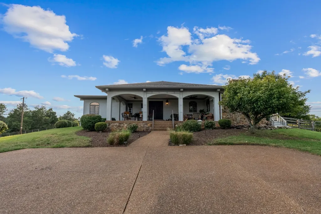 1190 W Ellington Parkway Lewisburg TN 37091