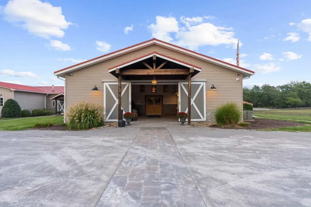 1190 W Ellington Parkway Lewisburg TN 37091