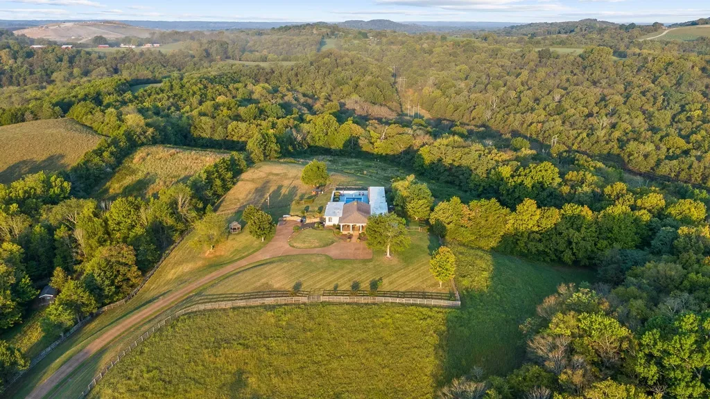 1190 W Ellington Parkway Lewisburg TN 37091