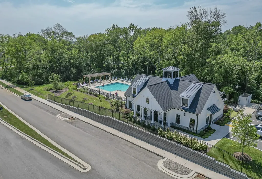 390 Triple Crown Circle Gallatin TN 37066