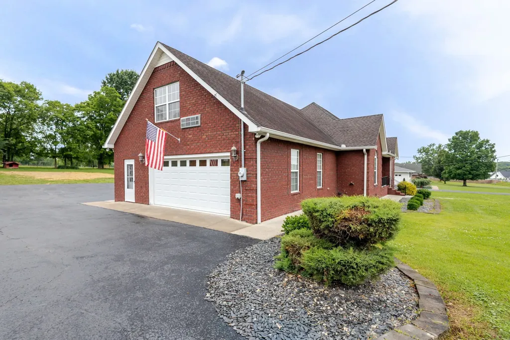 104 Redbud Drive Shelbyville TN 37160