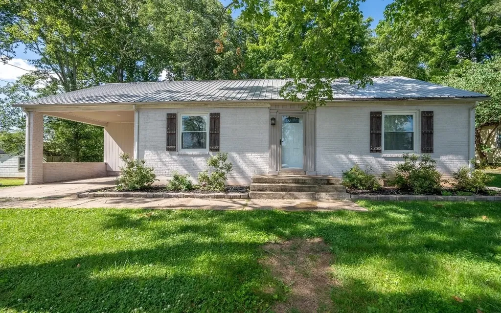 504 Parrish Street Lawrenceburg TN 38464