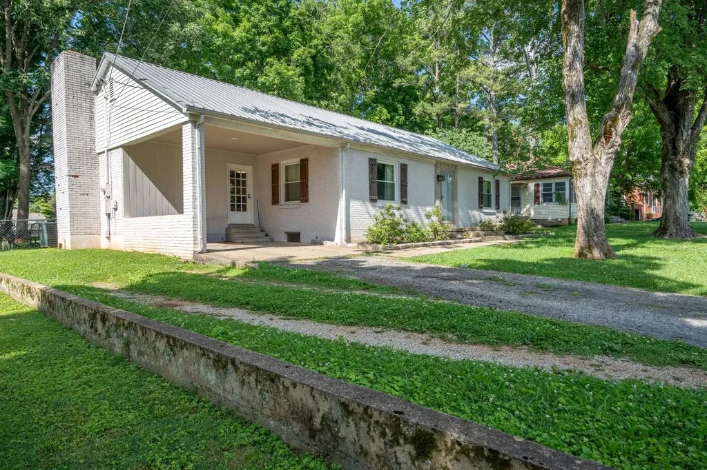 504 Parrish Street Lawrenceburg TN 38464