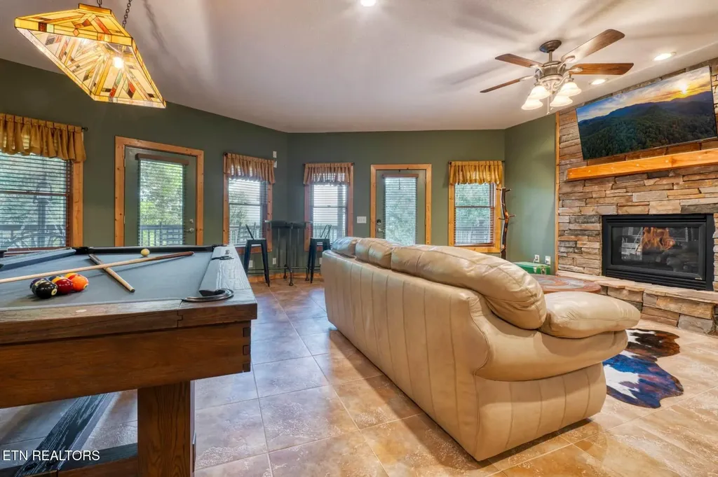 210 Meghans Way Townsend TN 37882