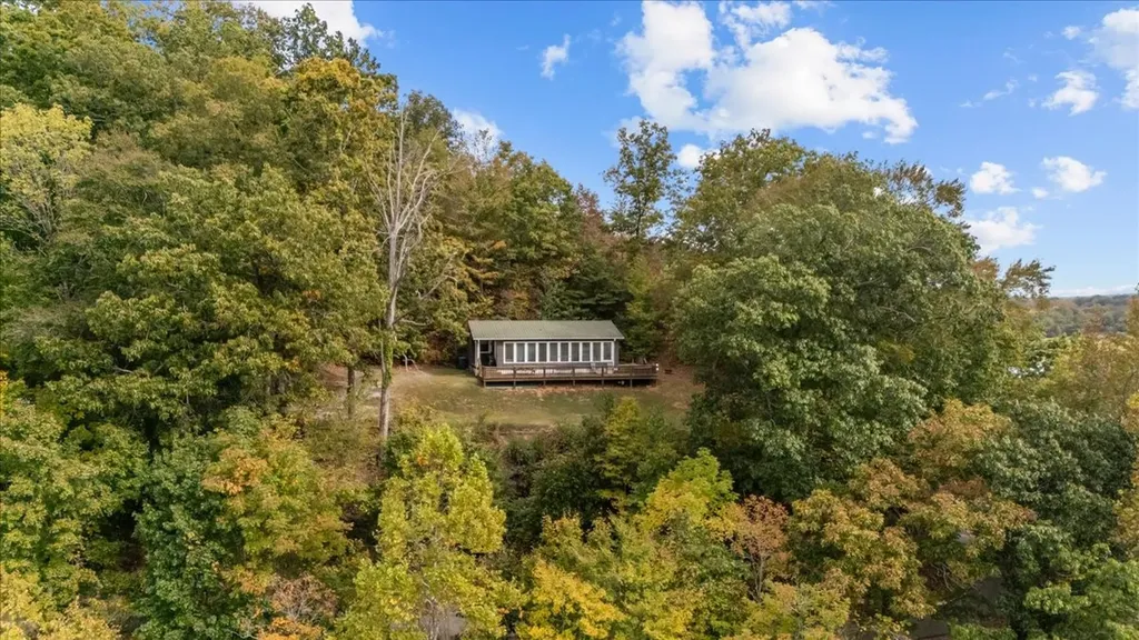 38 Lakeland Road Waverly TN 37185