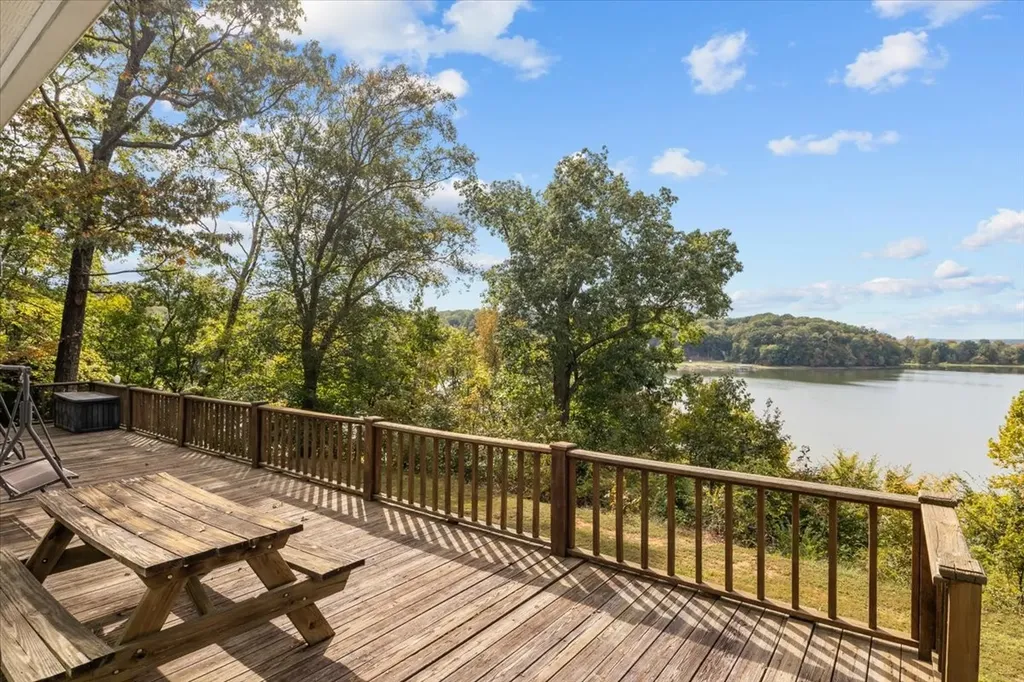 38 Lakeland Road Waverly TN 37185