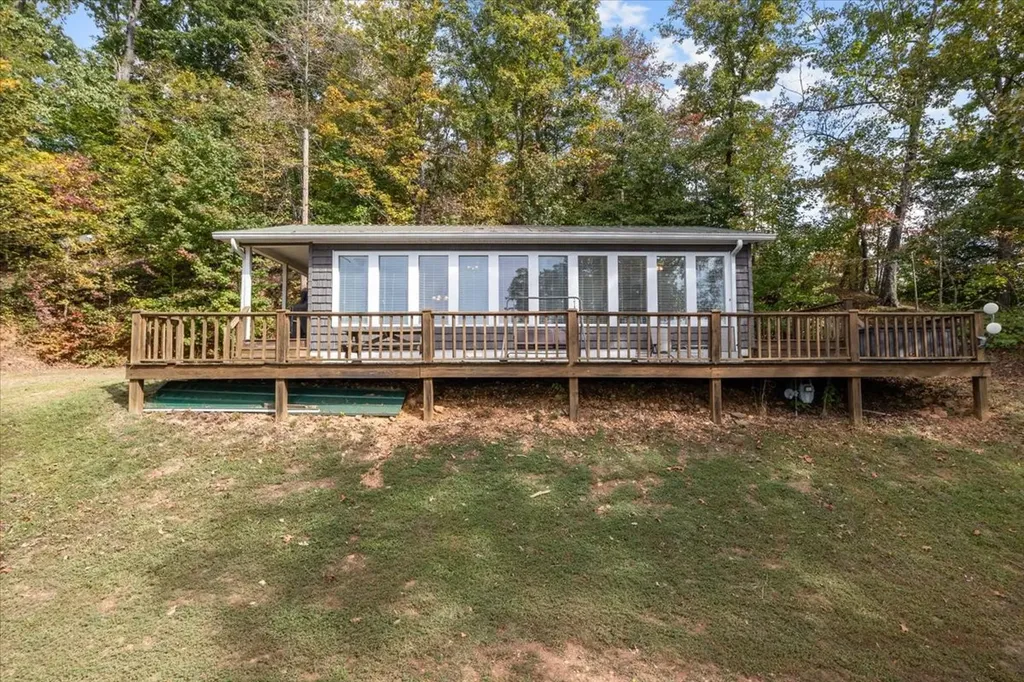 38 Lakeland Road Waverly TN 37185