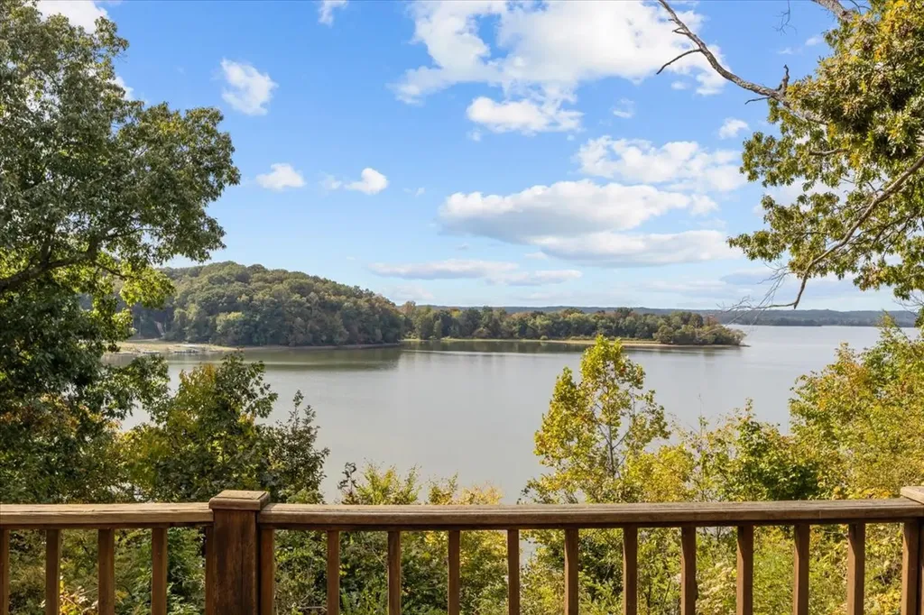 38 Lakeland Road Waverly TN 37185