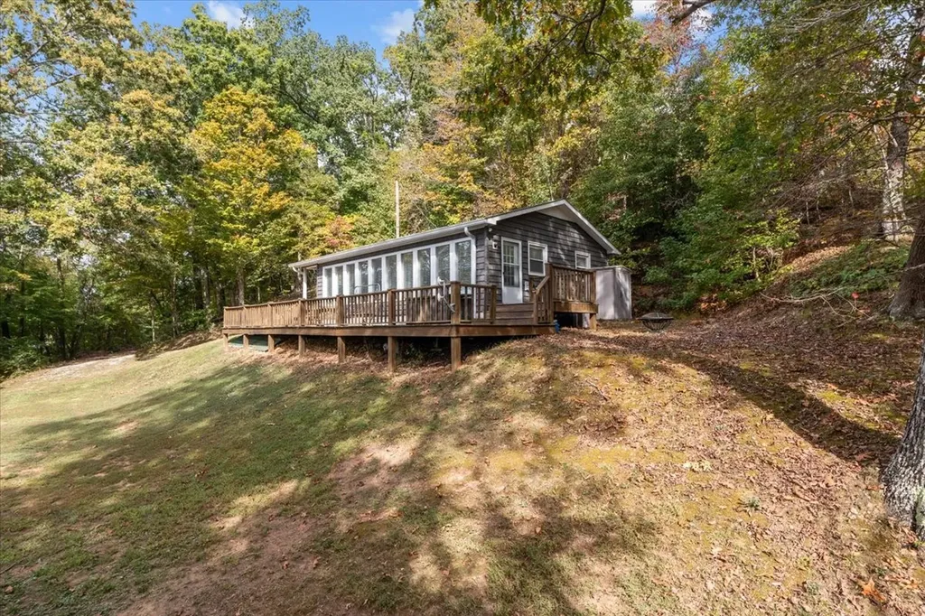 38 Lakeland Road Waverly TN 37185