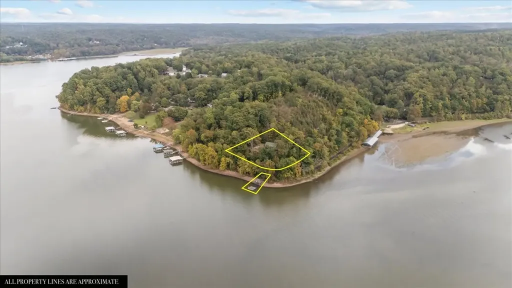 38 Lakeland Road Waverly TN 37185