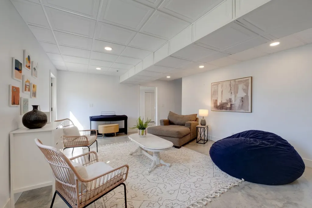 111 Amelia Drive Bon Aqua TN 37025