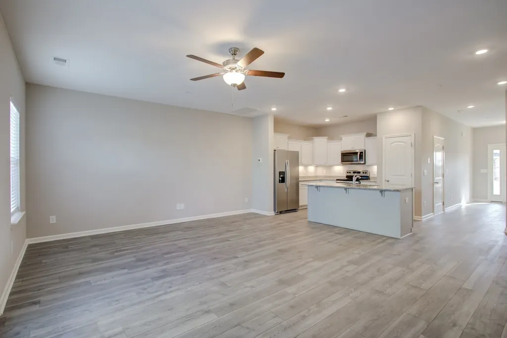 180 Grand Avenue Spring Hill TN 37174