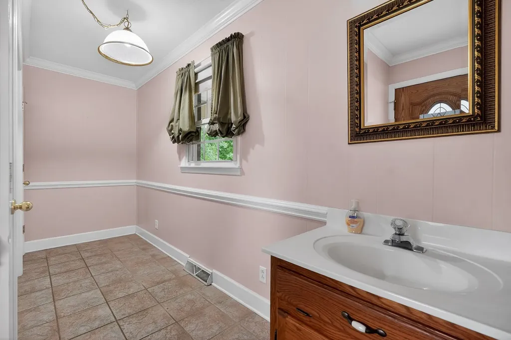 1956 Shady Grove Road Morrison TN 37357