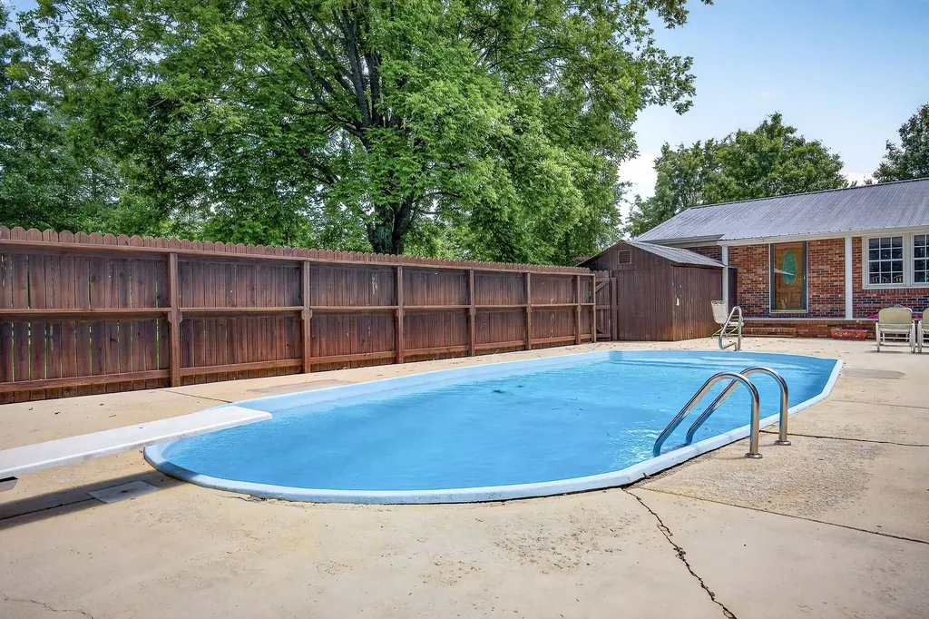 1956 Shady Grove Road Morrison TN 37357