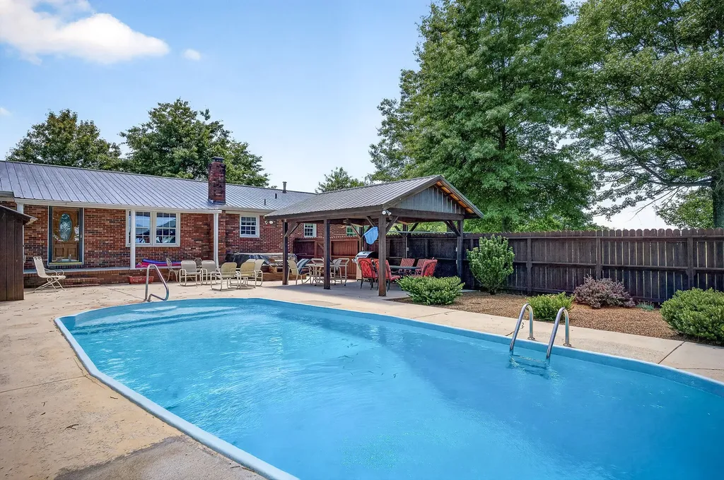 1956 Shady Grove Road Morrison TN 37357
