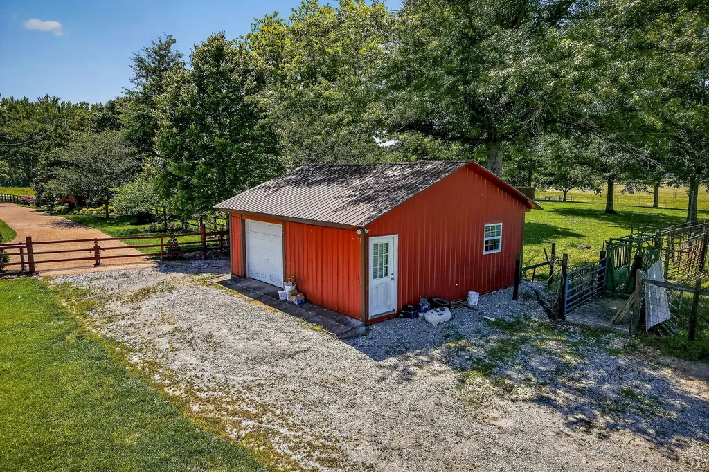 1956 Shady Grove Road Morrison TN 37357