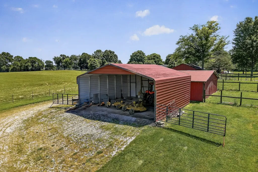 1956 Shady Grove Road Morrison TN 37357